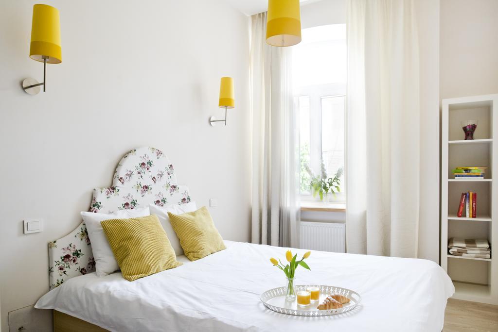 וילנה Bright Apartment In Old Town By Urban Rent מראה חיצוני תמונה